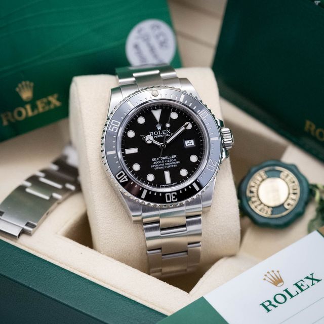 Rolex Sea-Dweller 4000 116600 Image 5